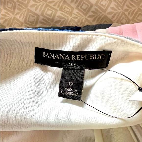 Banana Republic Pleated Geometric Maxi Dress in Pink, Navy & Gray - Picture 5 of 5